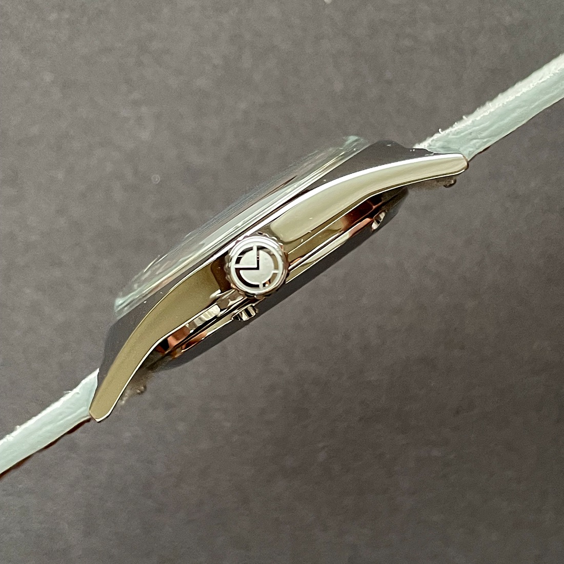 Merkur Watch Salmon Dial Watch - đánh giá và giá Seiko Watch Presage